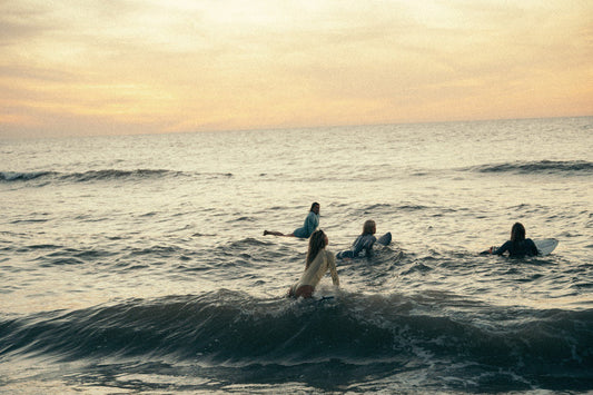 Mastering Surfing Etiquette: Insider Tips for Navigating the Waves - WALLIEN