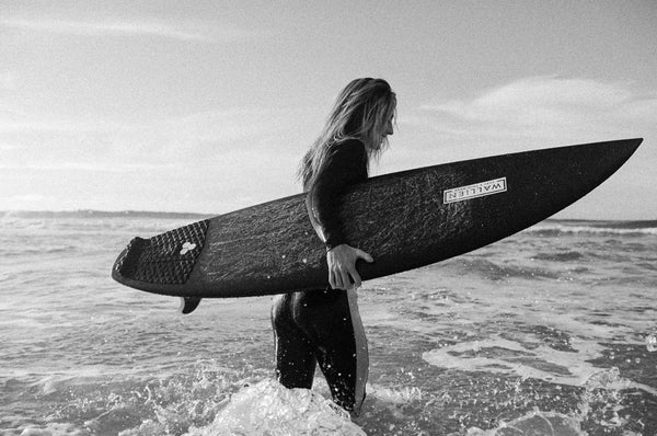 Nikki van Dijk Wetsuit (4/3) - Retro Monochrome - WALLIEN