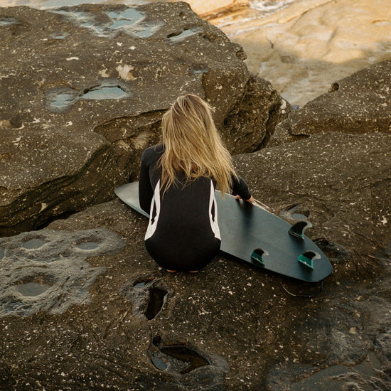 Nikki van Dijk Wetsuit (4/3) - Retro Monochrome - WALLIEN