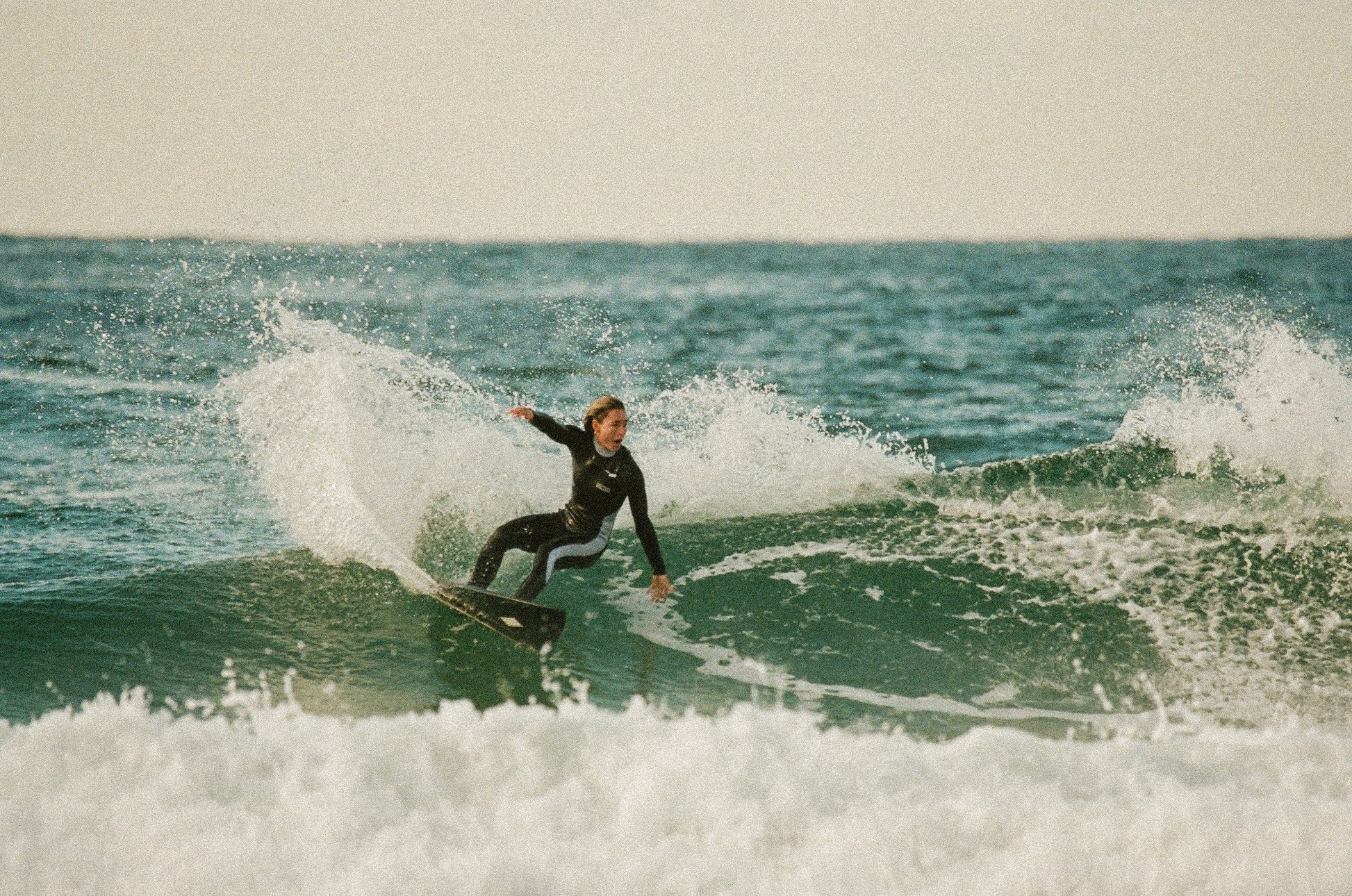 Nikki van Dijk Wetsuit (4/3) - Retro Monochrome - WALLIEN